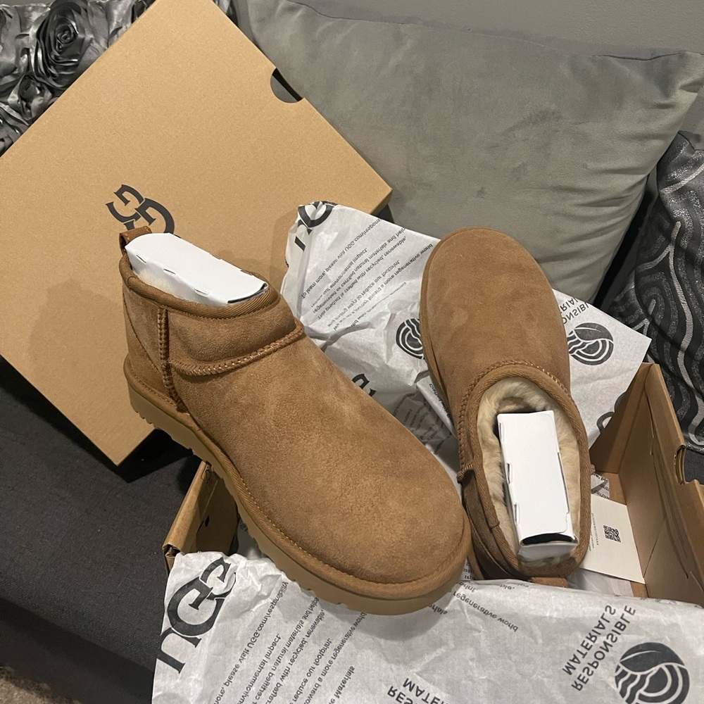 UGGS - Classic Ultra Mini Chestnut
